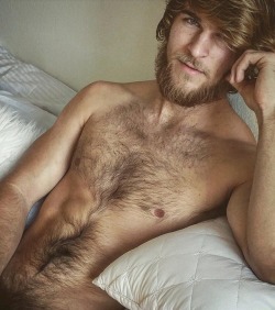 manlybush:  Woof! Love seeing that hint of