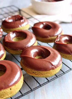 fullcravings:  Baked Green Tea Doughnuts with Chocolate Ganache  Oooo fancy