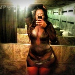 anisarashad:  #KOD #MiamiHeatWin #Mondaynightfightnight #Miami #ThickAf #Hips #Ass for days