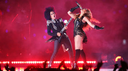 suicideblonde:  BlackBook talks about Beyonce’s amazing all-female band One of the coolest things about Beyoncé’s live show won’t get nearly as much play as the impressive choreography or the light show or the ’90s-kid-Twitter-detonating reunion,