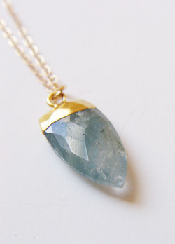 friedasophiejewelry:  Aquamarine necklace by Friedasophie https://www.etsy.com/listing/522370390/sale-aquamarine-arrow-point-gold?ref=shop_home_active_10 