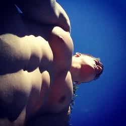 makesmeturgid:  pg13rated perfect body big pecs ripped abs jaw neck from below shirtless   Woo of