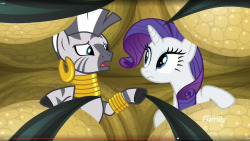 Rarity and Zecora living the dream, clutched tightly in huge, texturefully-rendered raptor talons. Ohhh boy