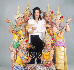 nubiana-mericana:  12yearsaking:  Look at him appreciate cultures without wearing them as a costume. It’s that easy.   Mike was the real deal.