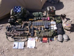 jadedgrl:  Green Beret Foundation -  Can you identify all the items a Green Beret takes into battle?