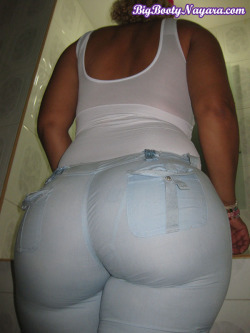 junper07:big booty nayara n bluelight tight pants