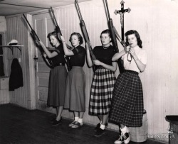 girlsattack:  Women’s Rifle Club, 1950s. 