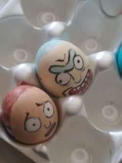 i made easter eggsHAPPY EASTER ERRYONE!