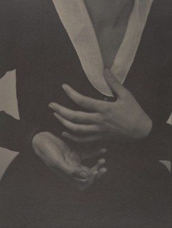 Alfred Stieglitz. Georgia O'Keeffe &ndash; Hands. 1917. Platinum print. 