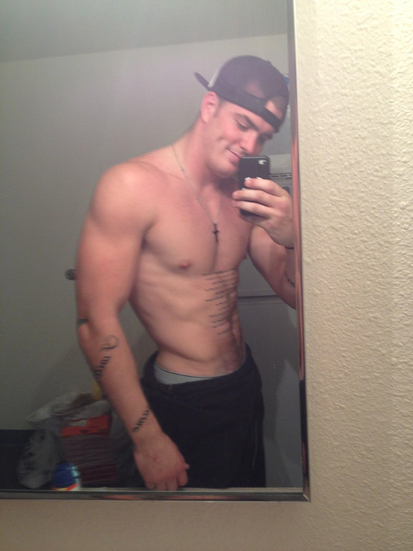 straightboysaintshy:  A freakin HOT military stud photo set. More, please! Your service