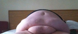 thewhaledude:  What I wouldnâ€™t eat to look like this!  Epic fatpad. I could lose myself in there.
