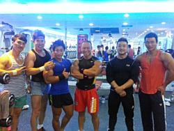 big-strong-tough:  South Korean Muscle  Damn that guy in blue is great.