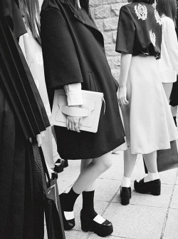 fashion-blackandwhite:  Black and white fashion blog - follow back similar x.