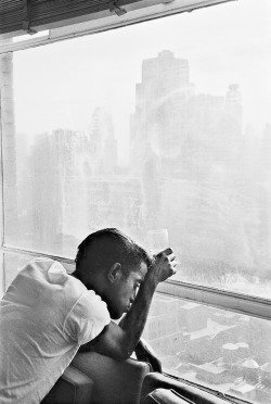 wehadfacesthen:Sammy Davis Jr, New York, 1955, photo by Burt Glinn