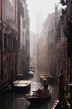 italian-luxury:  Venice Alley 