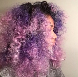 koolkidzs:  Hair and Gems  I always see body comparisons but none with black people, but black people need to love themselves too. 