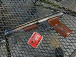 yeoldegunporn:  .22 Benjamin Franklin air pistol courtesy of “cncman” of Gunboards.com forums. 