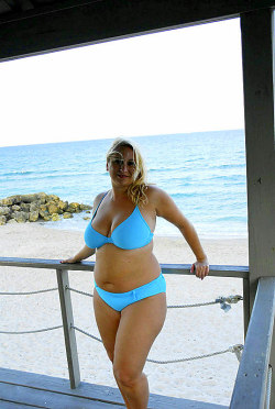 roundrears:  Krista’s curves are A-1!  Total Thick, Curvy Cutie !!!! Beach Bunny Sexy !!!!