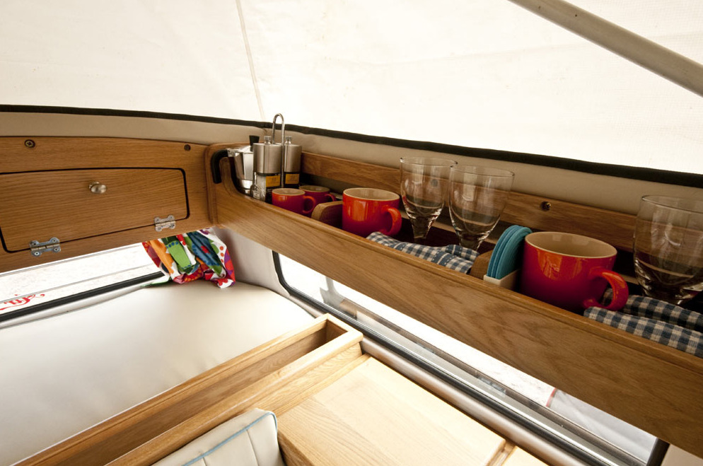 ccc0urtney:  shyowl:  wanderlust-grit:  Check this out. 1972 VW camper van revamped.