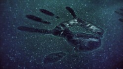 xurvos: I left handprints in the frost on