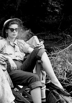 secretdirtygrl:  anotherstateofmind67:  Lauren Bacall on the set of The African Queen, 1951  Professional 