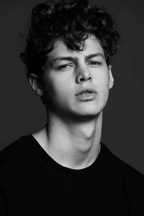 strangeforeignbeauty:  Darwin Gray | Photographed by Ryan Michael Kelly | Model Memorable Moments S/S15 - Models.com 