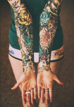 brutal-as-fuck:  Tattoo blog 👽  