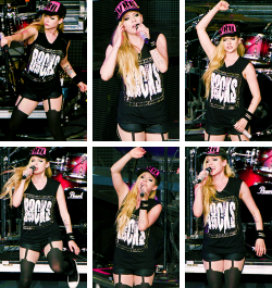 lavignefyeah-deactivated2014121:  The Avril Lavigne Tour: Mountain View, Estados Unidos (May 25, 2014) 