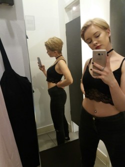 mimii-king:  Them body confident changing room selfies