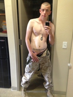 worldssexiestarmyguys:  We just can’t believe it, so many followers AMAZING, thank you!  Submissions always welcomed… come on guys show us/everyone what you’ve got!  WSAGs http://www.worldssexiestarmyguys.tumblr.com We invite hot amateur army,