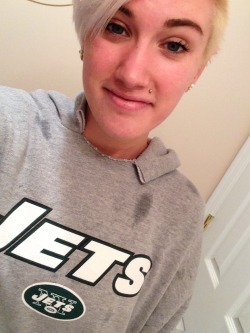bleach-blonde-diamond:  I love waking up beautiful  And not to mention a fellow Jets fan!! :-)