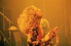 babeimgonnaleaveu:  Robert Plant photographed by Neal Preston, 1975. 
