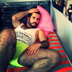 lumberjack-app:  Find local and worldwide bearded gay, bisexual and curious guys for chat or dating on geolocation-based app Lumberjack. Coming soon on Android, iOS and WP! Follow us on Instagram @lumberjack_app  Mmmmm que rico