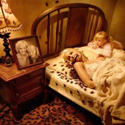  Photographer Joshua Hoffine skillfully recreates childhood nightmares into visual reality 