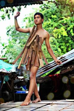 valykas:  dearnoelleshutup:  dearnoelleshutup:  hisfirsthugedick:  iphotographlove:  a-night-in-wonderland:  thai ban fashionista  LOVE  I’m paying like 8 grand a year to study fashion and I can’t come up with shit this creative.  yes but what is