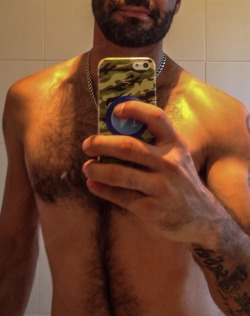 sexy-uredoinitright:  rubmeraw:  sexy-uredoinitright:  Dirty Mirror selfie, everyone’s gotta have one of those…  I just want to touch…  I like touch. Touch good…  unf