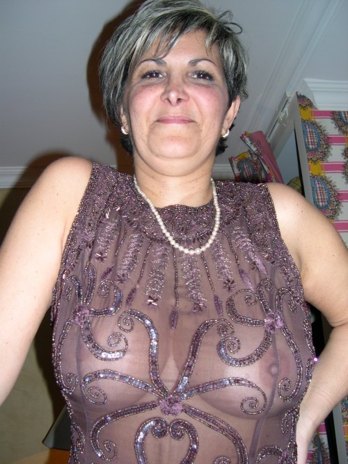 olderfoxes:  Aunt Sylvia gives me pussy whenever adult photos