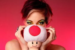 xxgeekpr0nxx:  I’m loving the Super Mario themed body paint Melanie Doust is rocking out in these shots! Photo: Lauren PayneLighting set up: Glen YoungMakeup &amp; body paint: Lauren Payne, Dollvyn Van Luyn, Boom Jui 