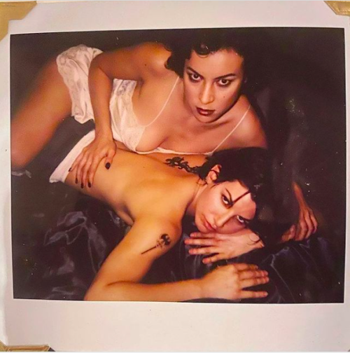 weirddyke:this behind the scenes pic from bound that gina gershon posted on ig……….