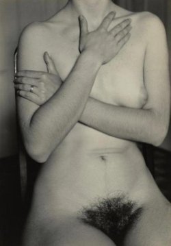 laraieverte:  Allan Arbus, Nude study of Diane Arbus, 1944 
