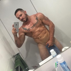 paloer:  A bodybuilder on Instagram shows off his fat thick big cock.