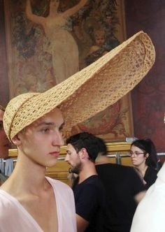 flashback to this past weekend when I tried on this stephen jones for walter van beirendonck wicker baseball bonnet