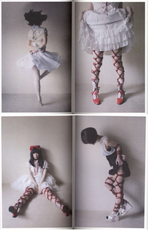  “a empty room, kinbaku girls, and red ropes” みずのなかのことりたち / keiichiro nakashima - tumblr 