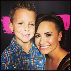 dlovato-news:  @ddlovato: Met this handsome, inspiring boy tonight named Ryland Whittington… His story is unbelievably touching and an his parents truly are an example to this generation. 