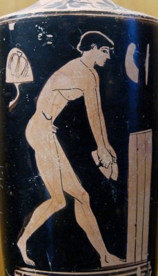 ourphanta5:  lionofchaeronea:  An athlete prepares for the long jump.  Attic red-figure lekythos, attributed to the Bowdoin Painter; ca. 470-460 BCE.  Found at Selinunte, Sicily; now in the Regional Archaeological Museum “Antonio Salinas,” Palermo.