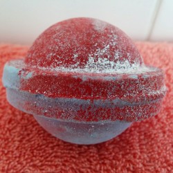 Differentreality:  Space Girl Bathbomb From Lush 