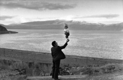 Henri Cartier-Bresson - Un père et son fils, Arménie, 1972.