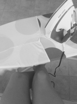 texascherryblossom:  Ironing ;) haha so sexy !!  What are you doing?