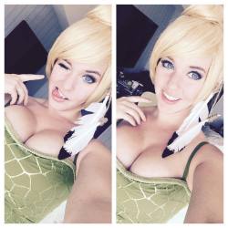 lisa-lou-who:  Tinkerbell time!! Find me flying around #SDCC!