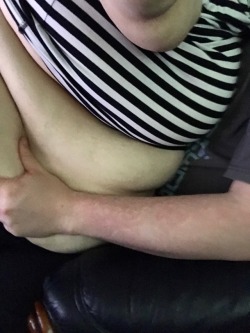 porcelainbbw:Sometimes my boyfriend just can’t keep his hands off me 